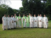 ノートルダム・ド・ヴィの司祭たち