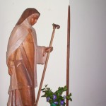 ＜修道院創立に向かう＞テレサの像　
